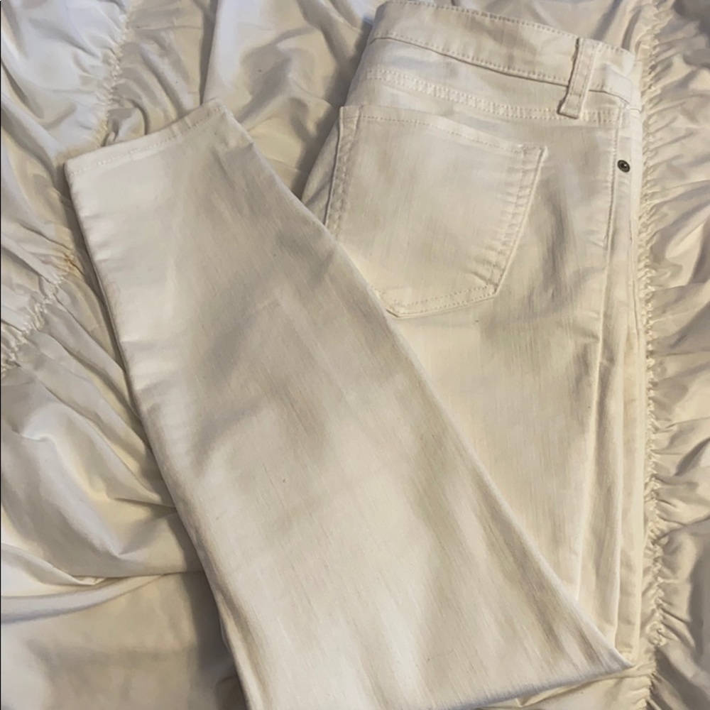 ⭐️White Gap skinny jeans⭐️